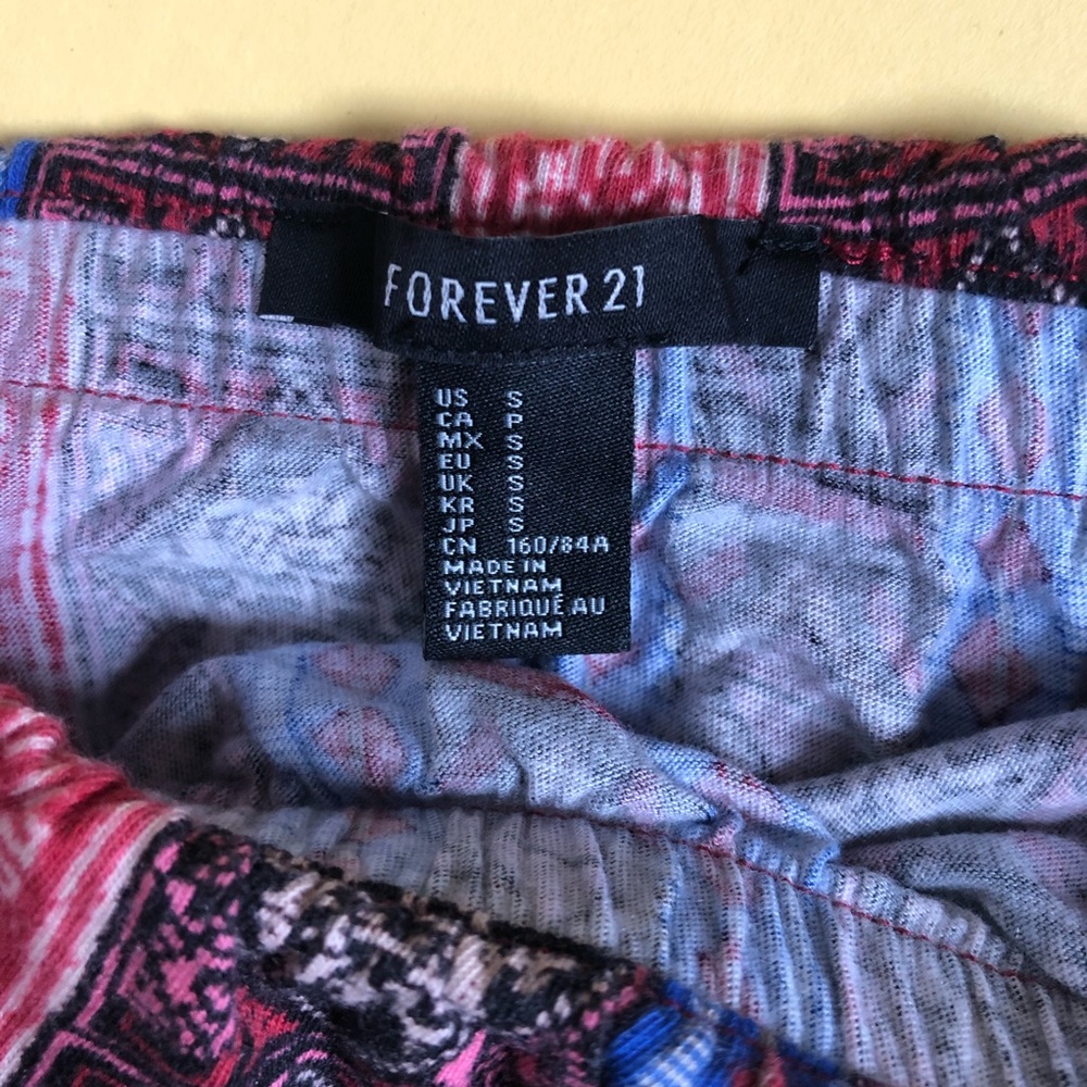 Patterned Strapless Romper - Picture 4 of 5